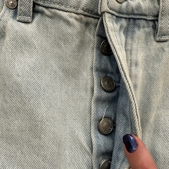 We The Free People Going Rogue Denim Mini Skirt Size 29 Light Wash Distressed - Picture 5 of 11